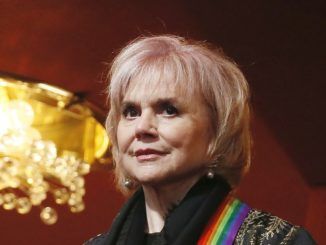 Linda Ronstadt compares Trump to Hitler, says Mexicans are the new Jews