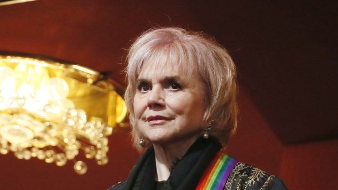 Linda Ronstadt compares Trump to Hitler, says Mexicans are the new Jews