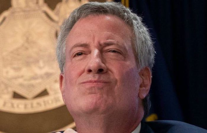 Mayor Bill de Blasio celebrated New York’s record low prison population even as shootings soared by a whopping 277 per cent compared to the same week last year.