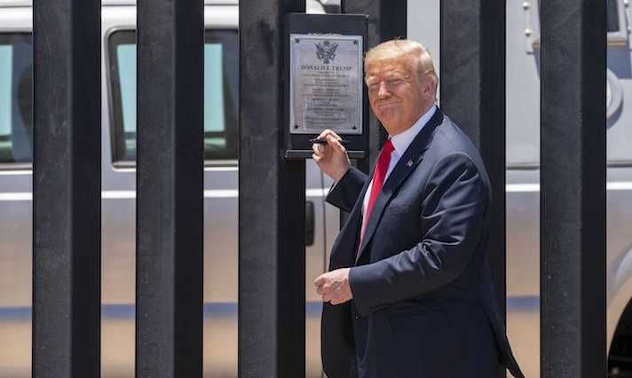 Texas lawmaker to finish Trump's border wall