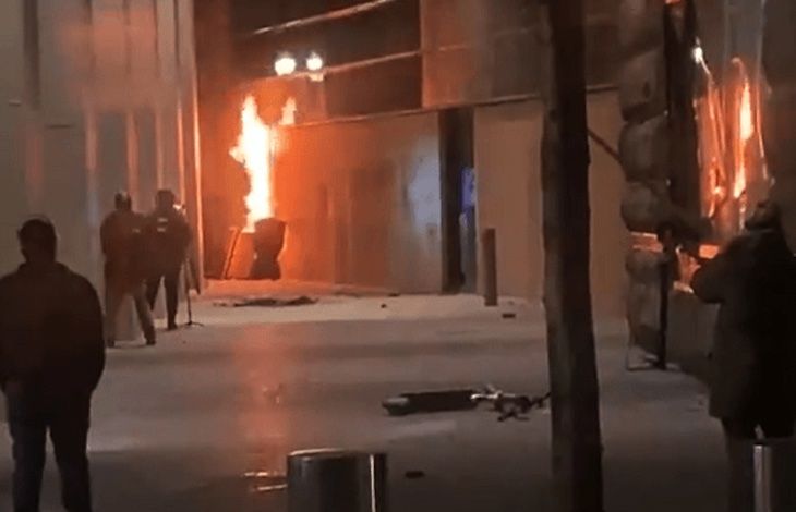 Antifa Insurrectionists set fire to federal courthouse while people are inside