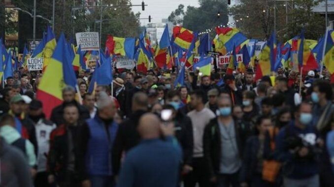 Tens of thousands of Romanian citizens rise up to protest 'New World Order' Covid restrictions in Romania