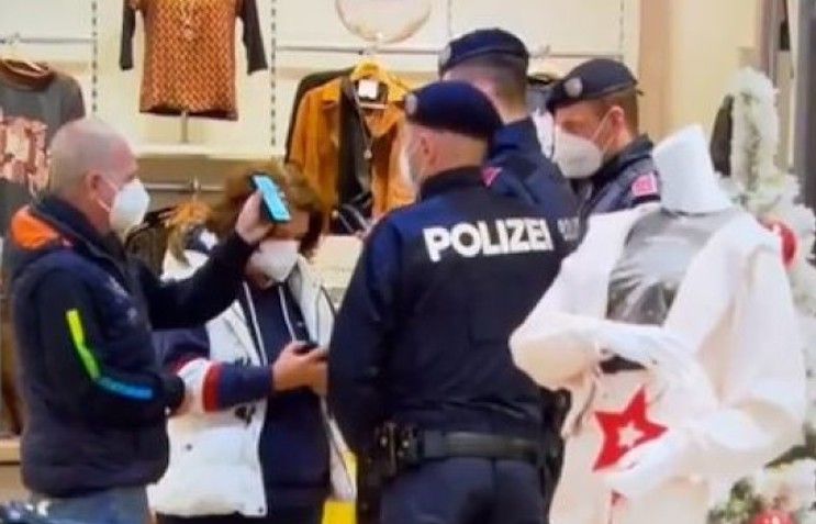 Austrian police begin hunting unvaccinated people