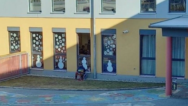 9 year old disabled boy forced to sit outside and take exam because he refused to wear a mask