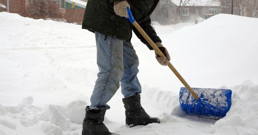 heart conditions shoveling snow