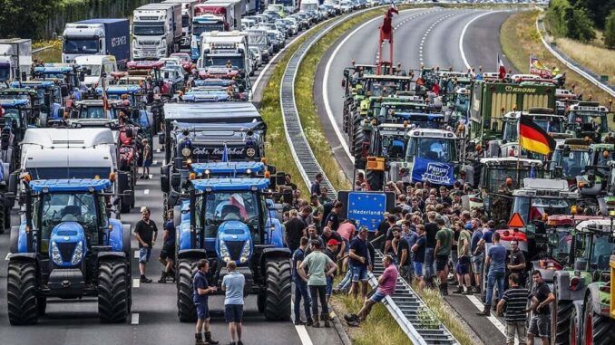 Dutch famers protest