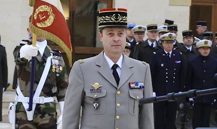 French General praises unvaccinated citizens as superheroes