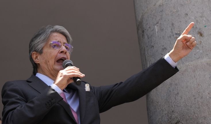 Ecuadorian president tells citizens to arm themselves against the tyrannical elite