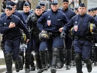 French police rise up against 'traitor' Macron