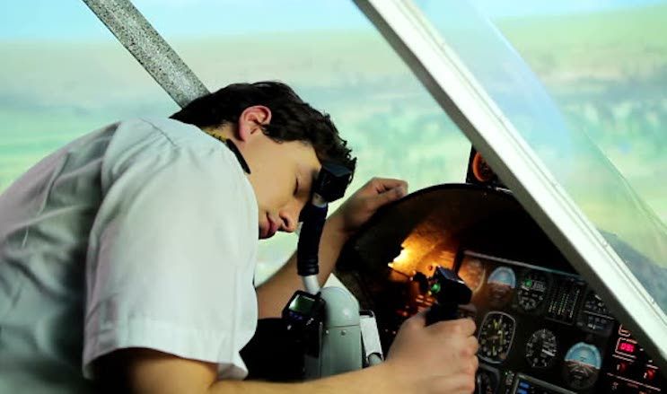 Fully jabbed pilot dies mid-flight, leaving plane of hundreds of passengers terrified