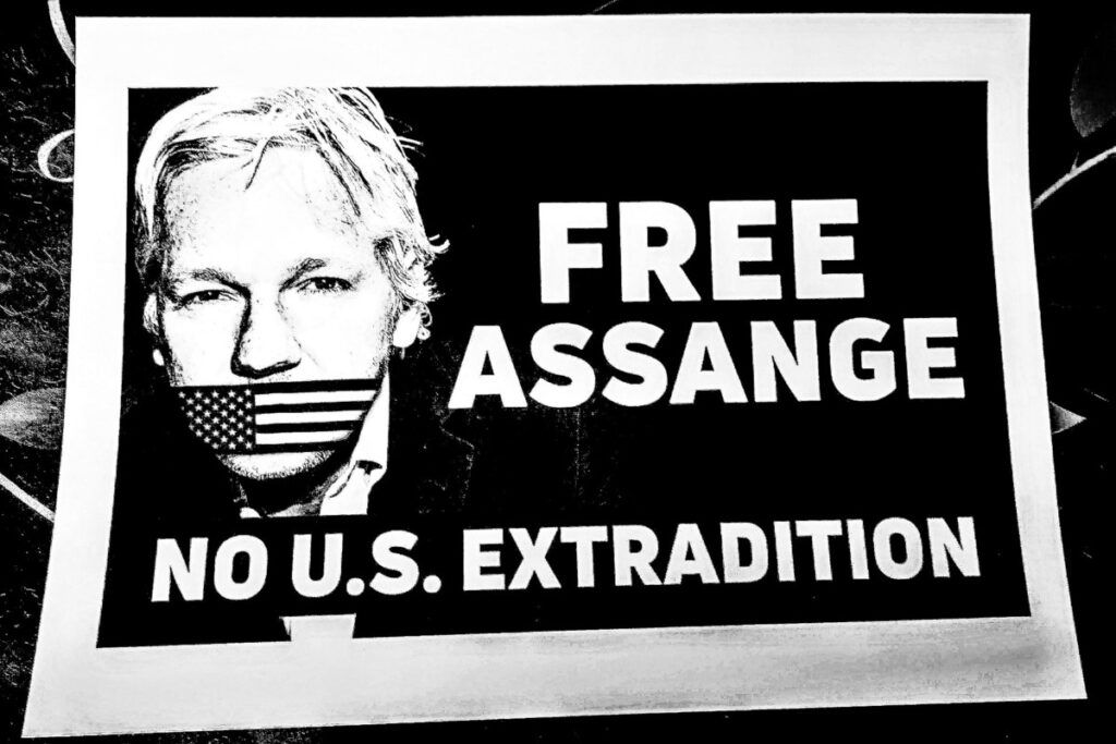 Julain Assange