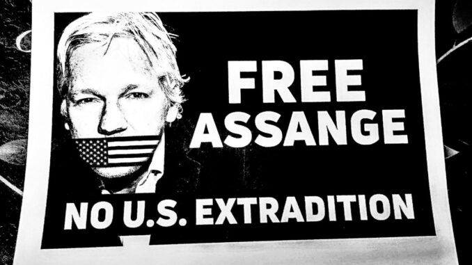 Julain Assange