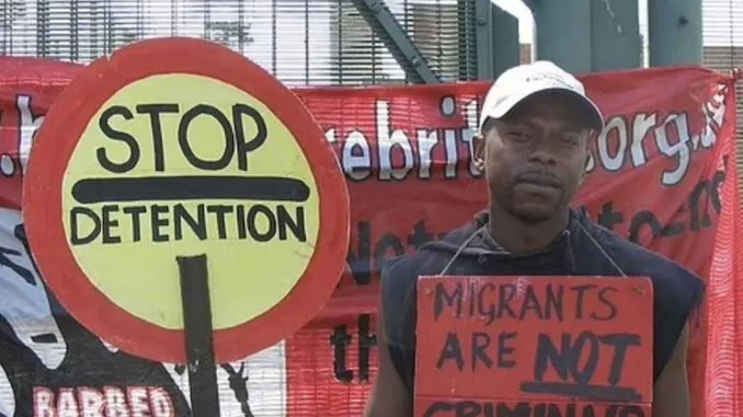 Нелегал, протестовавший с табличкой «Мигранты не преступники», признал себя виновным в изнасиловании ребенка