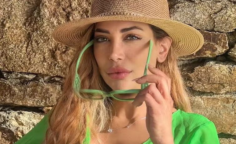 Beauty influencer who promoted COVID jabs on public drops dead.